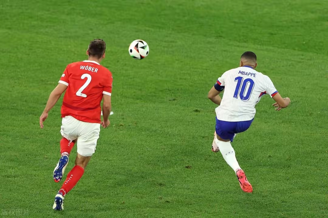 姆巴佩回归赛场，突破纪录首场状态亮眼，IG观众沸腾！的简单介绍